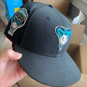 Diamondbacks exclusive fitted teal brim